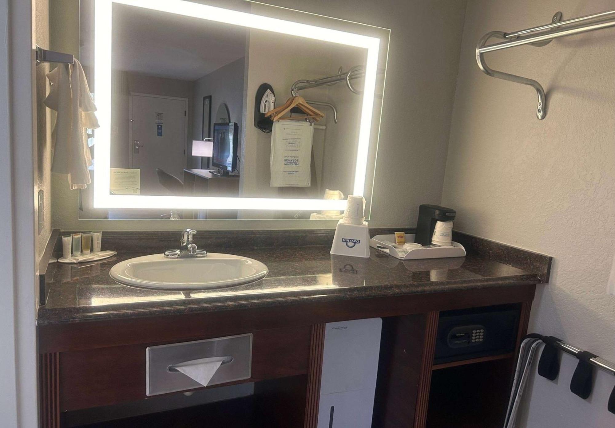 Days Inn By Wyndham Port Charlotte Town Center Kültér fotó